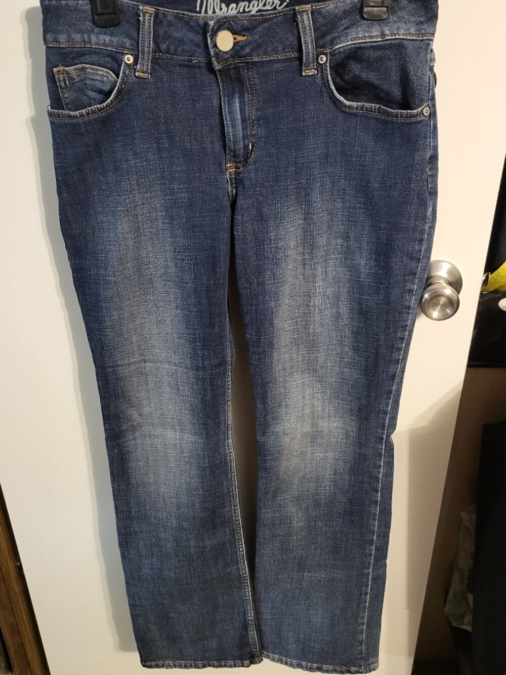 WOMANS WRANGLER BOOT CUT JEANS SZ 9